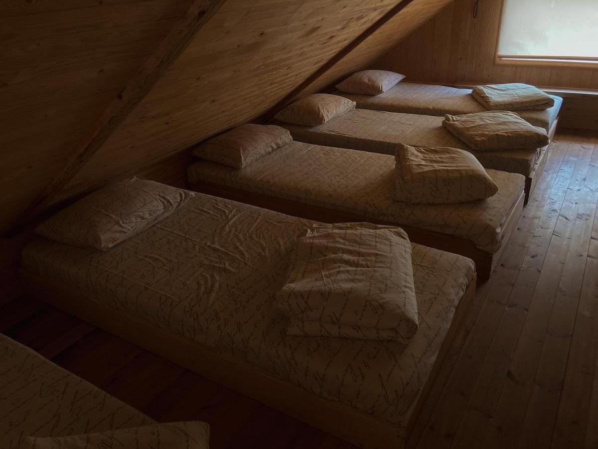 Starp Debesim Un Zemi Guest House Krāslava Exterior foto