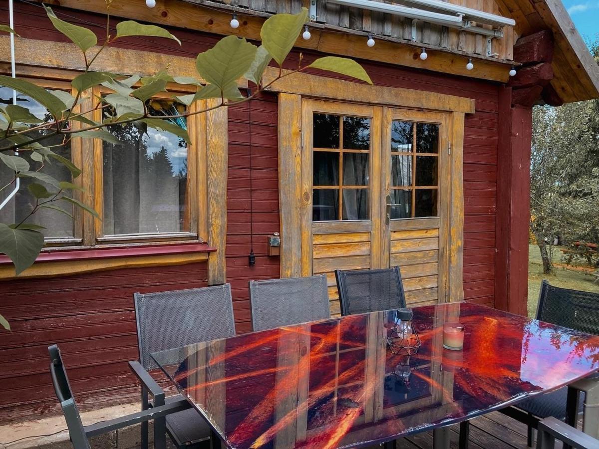 Starp Debesim Un Zemi Guest House Krāslava Exterior foto