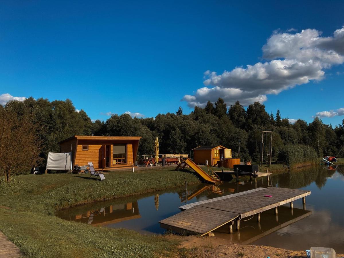 Starp Debesim Un Zemi Guest House Krāslava Exterior foto